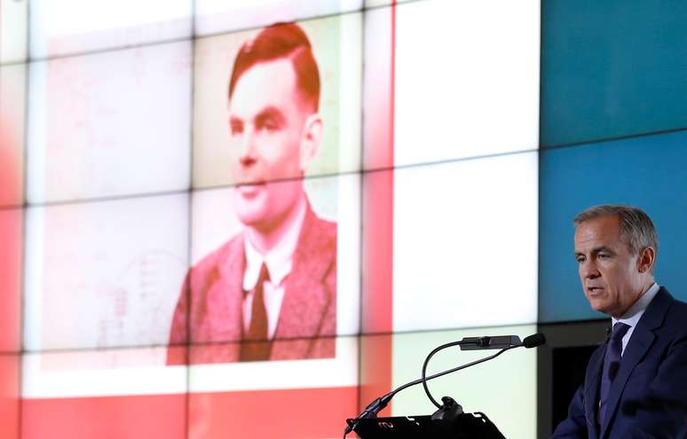 Presidente do Banco da Inglaterra, Mark Carney, apresenta nova nota de 50 libras com rosto de Alan Turing
15/07/2019
REUTERS/Andrew Yates