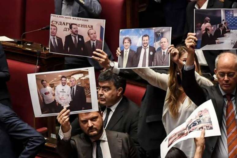 Parlamentares do PD protestam contra Salvini na Câmara