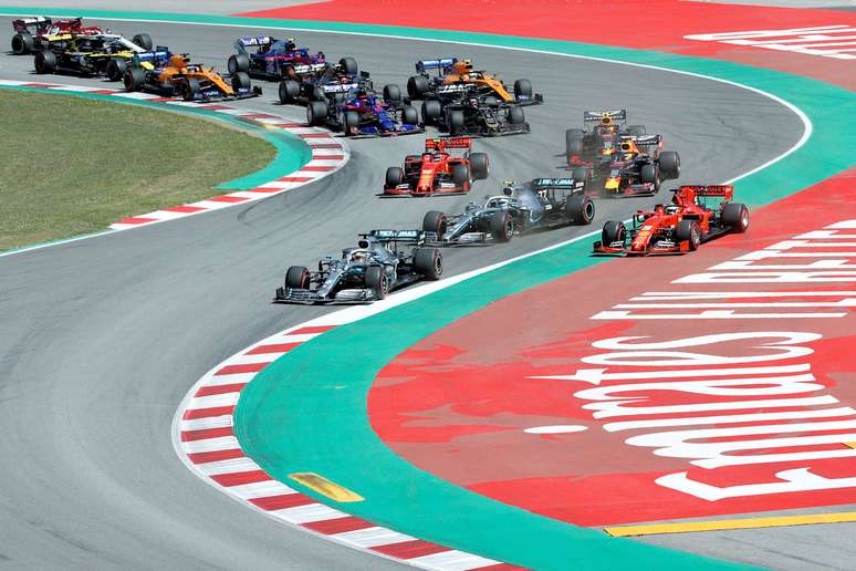 Fórmula 1 estuda redução de assistências, padronização de componentes e mudanças no formato do fim de semana para 2021