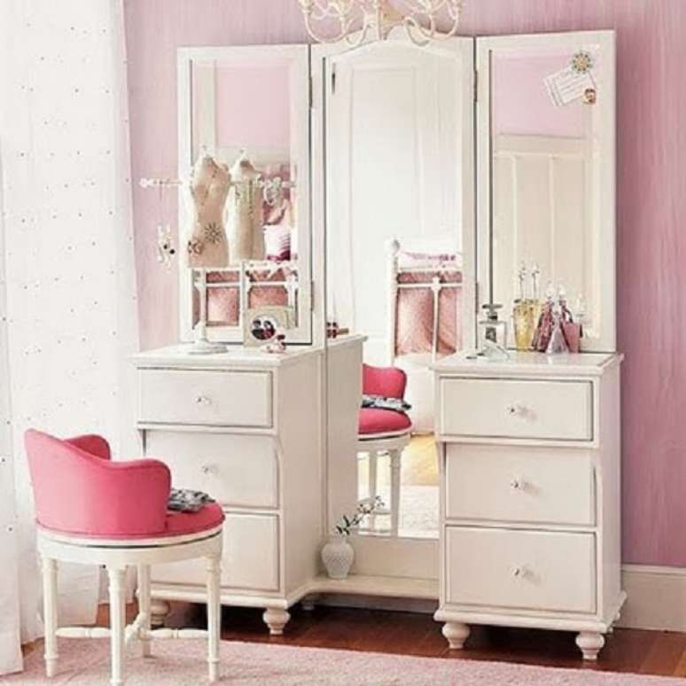 35 &ndash; Algumas penteadeiras modernas s&atilde;o fabricadas com espelho de corpo inteiro.