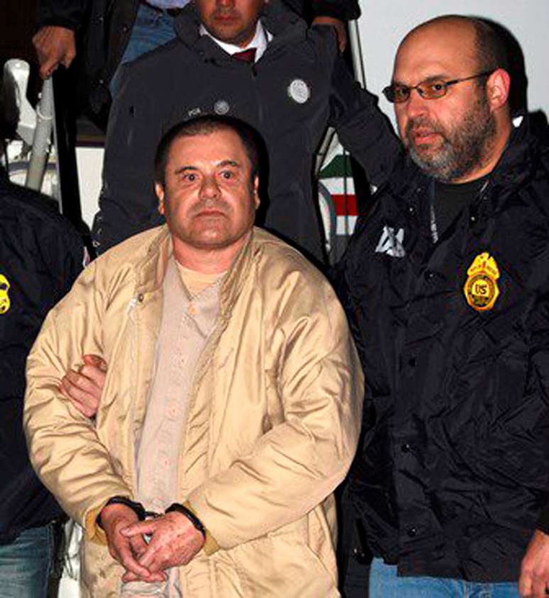 Juiz dos EUA condena traficante mexicano "El Chapo" a passar resto da vida na prisão
12/02/2019
DEA/Divulgação via REUTERS