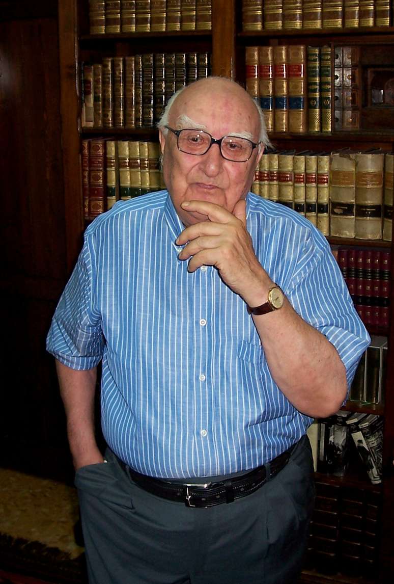 Escritor italiano Andrea Camilleri em foto de divulga&ccedil;&atilde;o n&atilde;o datada
17/07/2019 Editora Sellerio/Divulga&ccedil;&atilde;o via REUTERS 