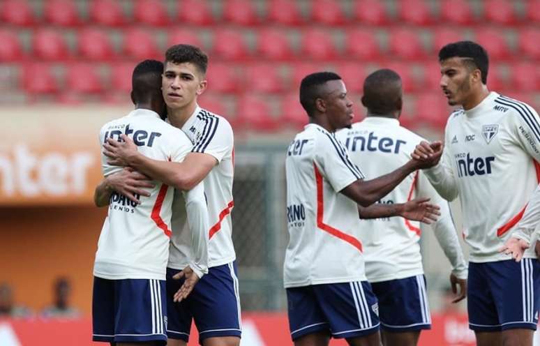 Com gols de Vitor Bueno e Diego, São Paulo vence jogo-treino no CT (Foto: Reprodução/Twitter São Paulo)