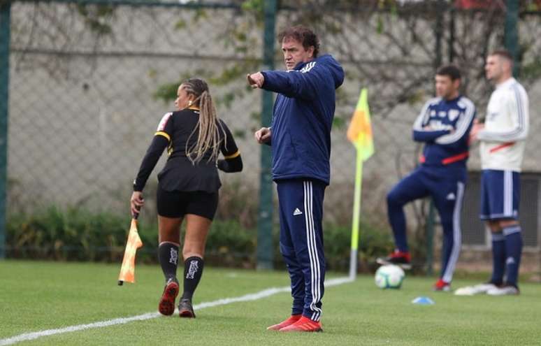 Cuca comandou treino tático e escalou Raniel na vaga de Pablo (Foto: Reprodução/Twitter São Paulo)