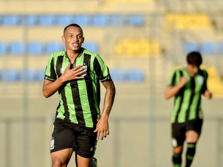 América garantiu a vitória com dois gols no segundo tempo (Foto: Mourão Panda/América)