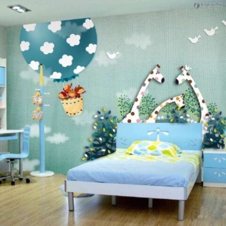 31. Quarto infantil com papel de parede 3D com estampa lúdica de safári