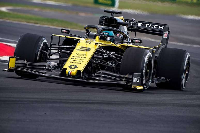 Renault admite foco em Ricciardo na Inglaterra