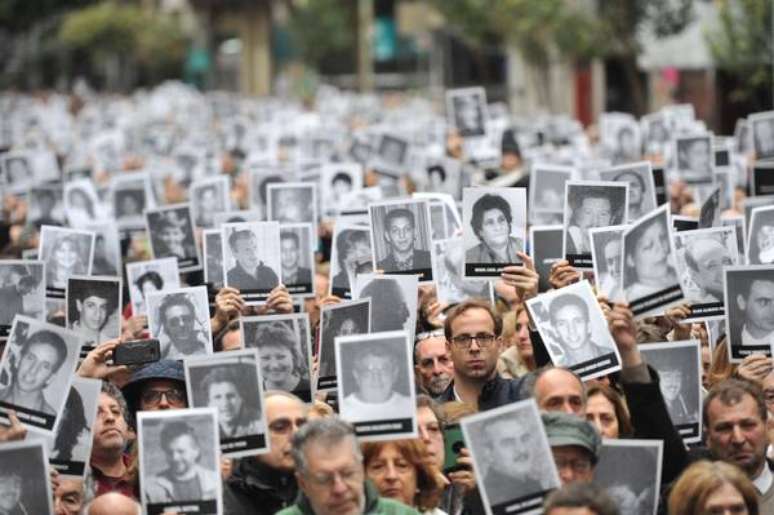 Celebração pelos 25 anos do atentado contra a Amia, em Buenos Aires