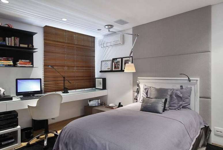 36. Se houver espa&ccedil;o, invista em escrivaninhas para quarto que sejam grandes e bem espa&ccedil;osas