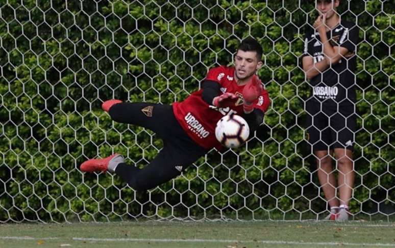 Tiago Volpi, goleiro do São Paulo