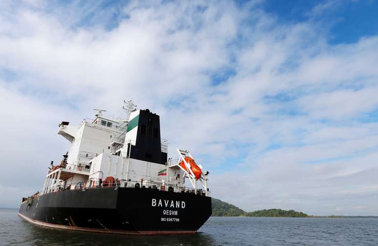 Navio iraniano Bavand parado na região do porto de Paranaguá (PR) 
18/07/2019
REUTERS/João Andrade