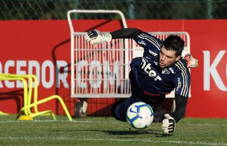 Tiago Volpi durante treinamento do São Paulo no CT da Barra Funda (Foto: Rubens Chiri/saopaulofc.net)