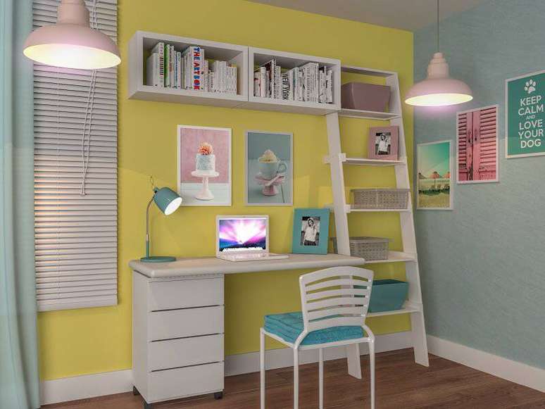 7. A área de estudos no quarto de menina usa um modelo de estante decorativa branca que cria um cantinho de estante home office