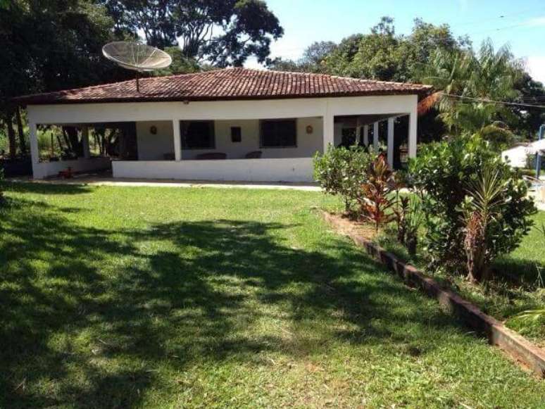 4. Existem alguns tipos de grama que tamb&eacute;m crescem na sombra. Foto: Revista Viva Decora.