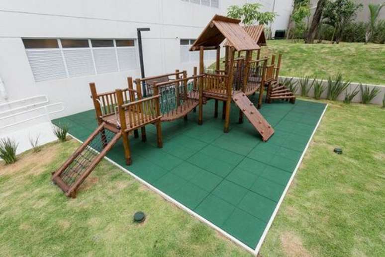 40. Diferentes tipos de grama podem ser utilizados em um playground. Projeto de Aubicon