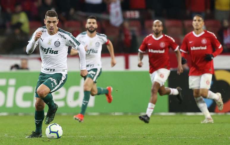 Moisés jogou o segundo tempo do jogo contra o Internacional e está de saída (Foto: Cesar Greco)