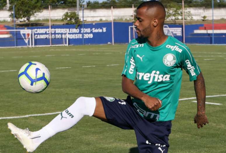 Atacante Felipe Pires trabalhou no centro de treinamento do Fortaleza, seu provável futuro time (Agência Palmeiras)