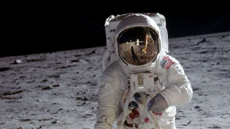 Edwin 'Buzz' Aldrin foi fotografado por Neil Armstrong na superfície lunar