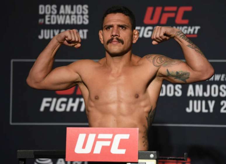 Dos Anjos, que vem de vitória no UFC, é apontando como 'azarão' para a luta deste sábado (Foto: Getty Images/UFC)