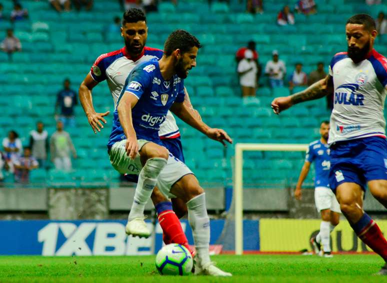 Jadson, do Cruzeiro, na partida contra o Bahia válida pela 11ª rodada do Campeonato Brasileiro 2019, no estádio Fonte Nova, em Salvador, neste sábado (20)