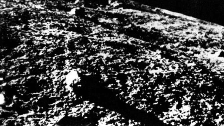 As primeiras imagens feitas na Lua foram enviadas à Terra pela sonda soviética Luna 9, em 1966