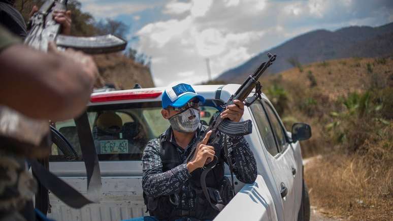 Civis armados contra o crime organizado são uma resposta extrema na América Latina diante da falta de soluções do Estado para o problema da violência crescente