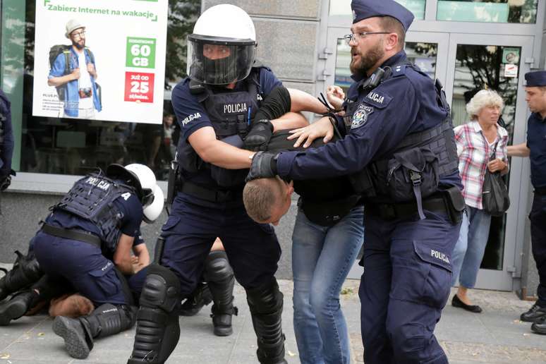 Polícia polonesa prende 25 pessoas em Bialystok, no leste da Polônia