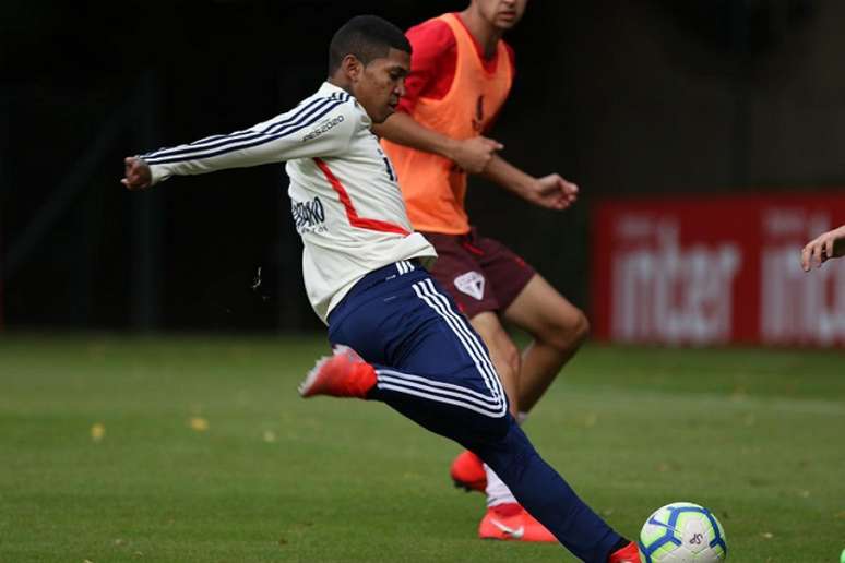 Raniel será titular contra a Chapecoense, nesta segunda-feira, no Morumbi (Foto: Reprodução/Twitter São Paulo)