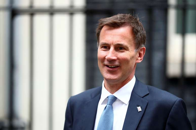 Secretário do Exterior do Reino Unido, Jeremy Hunt, deixa residência oficial da primeira-ministra britânica em Londres
22/07/2019 REUTERS/Hannah McKay