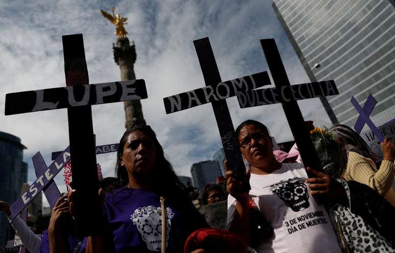 Parentes de mulheres mortas ou desaparecidas fazem protesto na Cidade do México
03/11/2018
REUTERS/Henry Romero