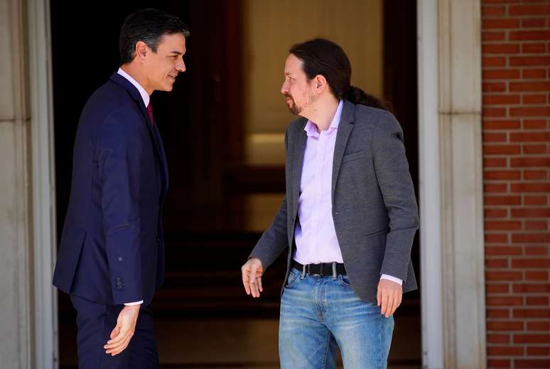 Premi&ecirc; espanhol interino, Pedro S&aacute;nchez, e l&iacute;der do Podemos Pablo Iglesias
07/05/2019
REUTERS/Juan Medina