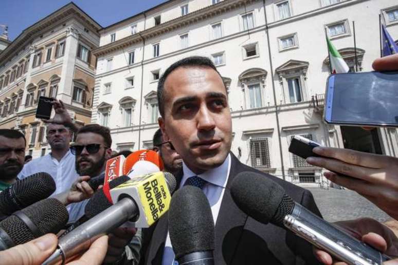 Luigi Di Maio quer impor salário mínimo de nove euros por hora na Itália