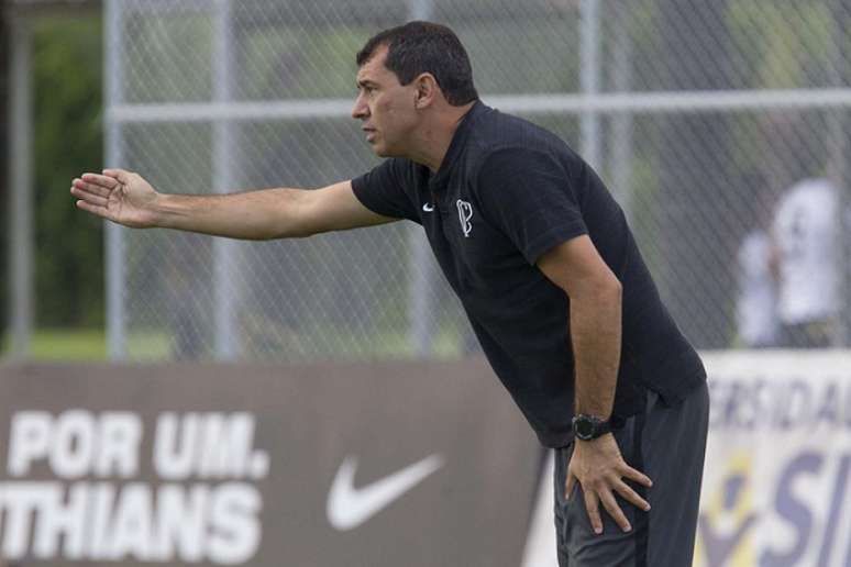O técnico do Corinthians Fábio Carille durante treinamento da equipe (Foto: Daniel Augusto Jr)