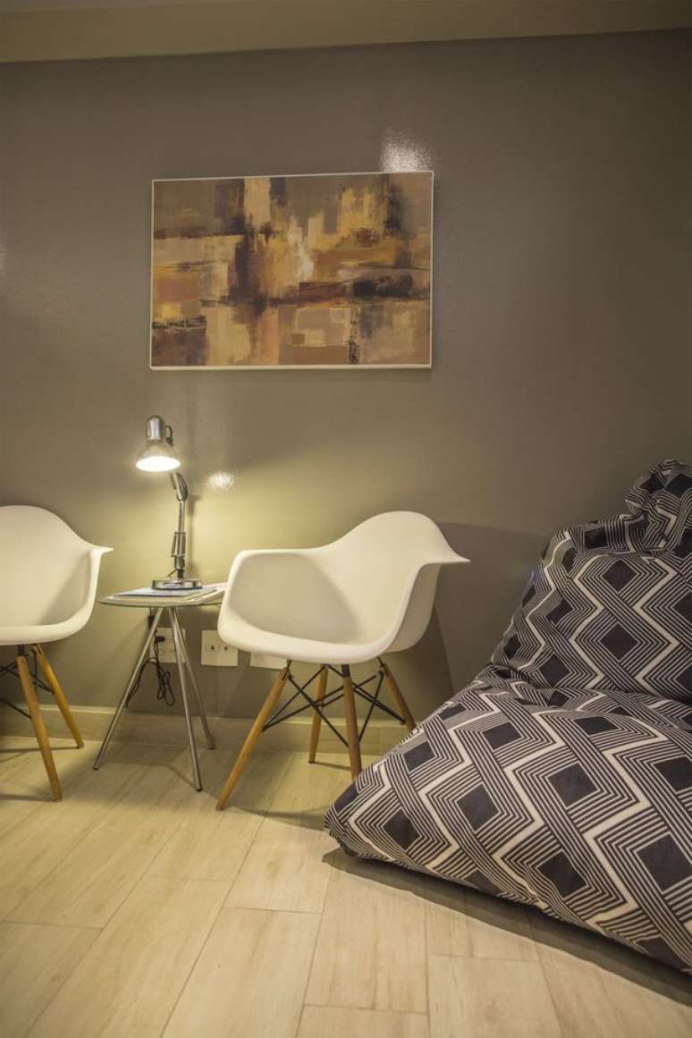 35. A lumin&aacute;ria de mesa pode ser utilizada de muitas formas. Projeto de Galp&atilde;o Design