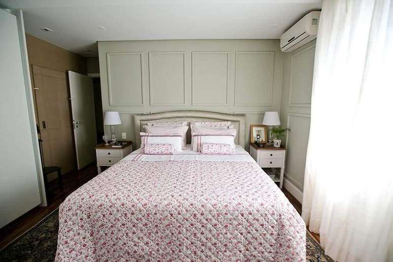 10. Modelo de criado mudo pequeno para quarto de casal – Foto: Codecorar