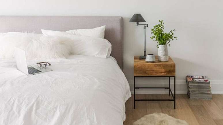 74. Modelos de criado mudo para decoração de quarto minimalista – Foto: StyleCaster