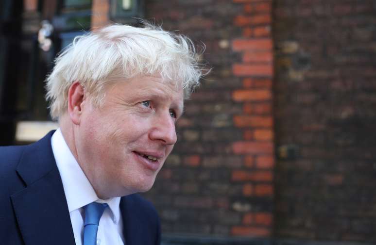 Boris Johnson do lado de fora do seu escritório em  Londres
23/07/2019
REUTERS/Hannah McKay
