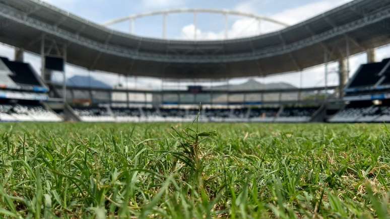 Estádio botafoguense vai receber o duelo entre o Cruz-Maltino e a equipe alagoana (Foto: Marcello Neves/LANCE!)