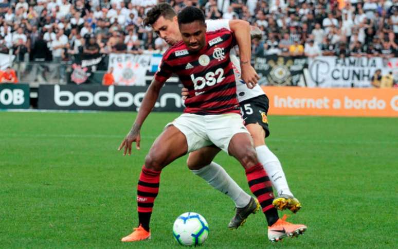 A lesão de Vitinho aconteceu na Arena Corinthians, no último domingo (Foto: Peter Leone / Ofotografico)