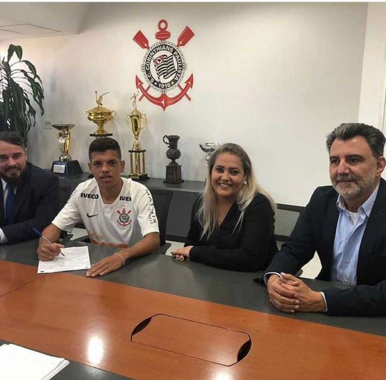 Jogador assinou por três temporadas com o Corinthians (Reprodução/Instagram)