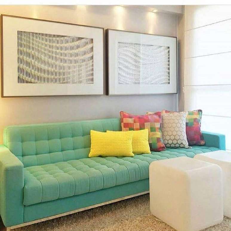 11. Escolha cores de sofá moderno que combinem com a decoração de sua sala – Foto: Pinterest