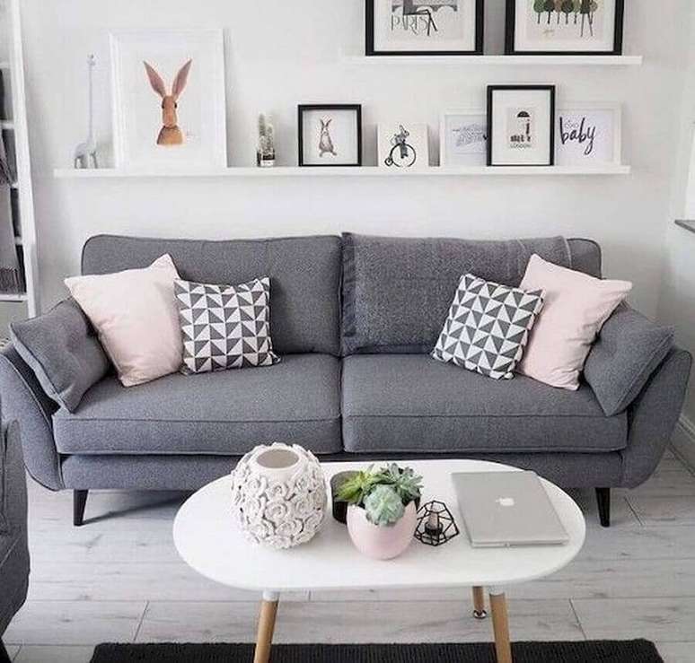 14. Decoração com sofá modernos para sala cinza. Aposte no modelo de sofá 3 lugares – Foto: Pinterest