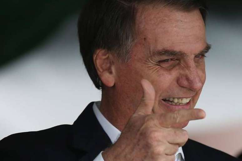 Em meio a briga com governadores, Bolsonaro viaja a Bahia e inaugura aeroporto