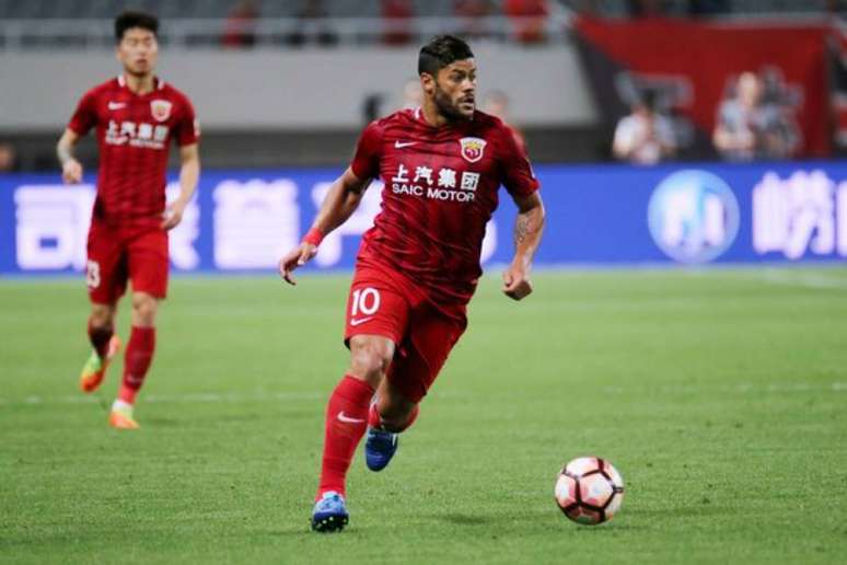 Brasileiro em campo pelo Shanghai (Foto: Divulgação)