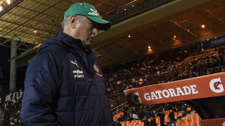 Felipão encara o seu maior jejum de vitórias na atual passagem comandando o Palmeiras (Andres Larrovere/AFP)