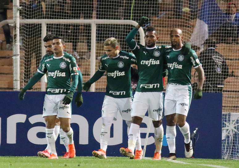 Borja comemora o segundo gol do Palmeiras sobre o Godoy Cruz.