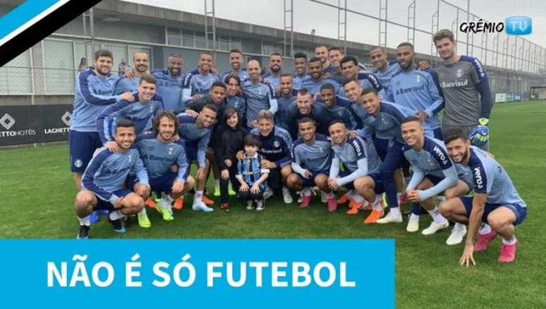 Família acompanhou o treino do Grêmio no CT Luiz Carvalho