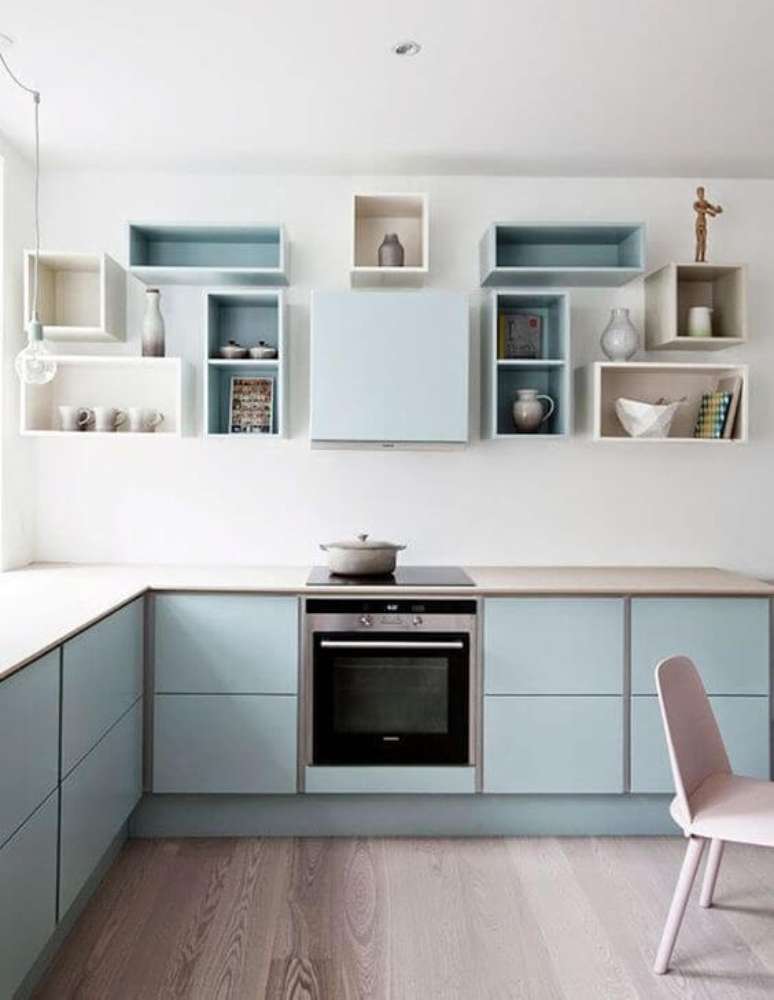 23. Modelos de arm&aacute;rios em azul com nichos em tons pasteis