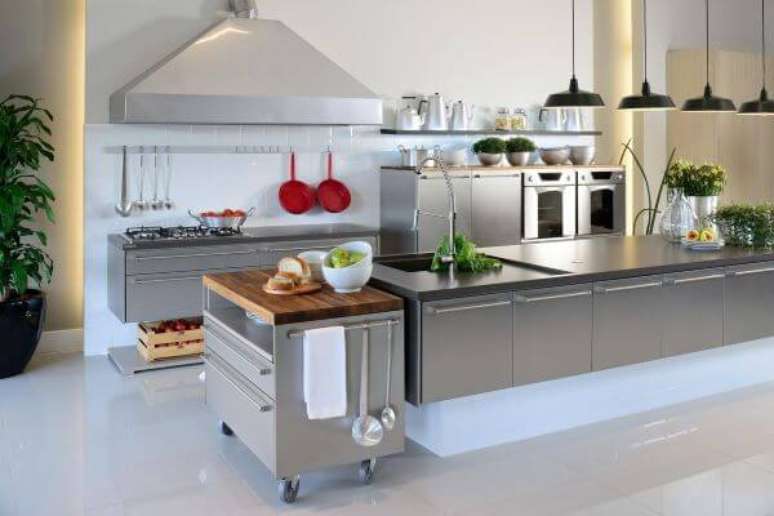 50. Modelos de cozinha com arm&aacute;rios de inox &ndash; Por: Evviva Bertolini