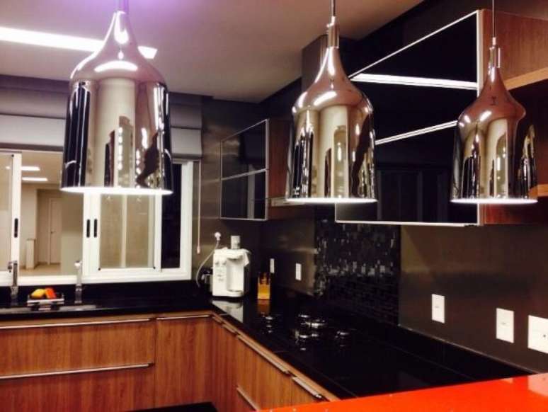 88. Modelos de cozinhas com pendentes &ndash; Por: Clara Miranda e Regina Kern